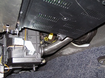 Vent removed showing FSR access